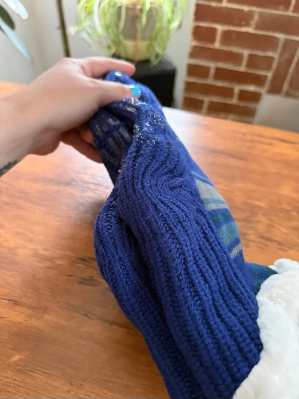 MUK LUK Cozy Blue Fleece-Lined Slipper Socks - Aloe-Infused Comfort NEW